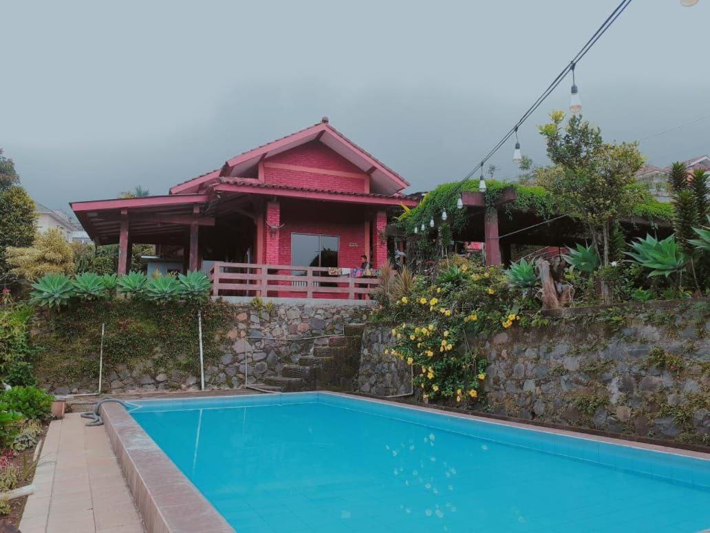 Villa Bata Merah By Spazie Paragajen 外观 照片